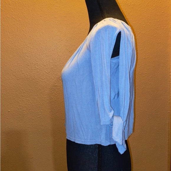 Sky & Sparrow cold shoulder top, size xs - Picture 3 of 4